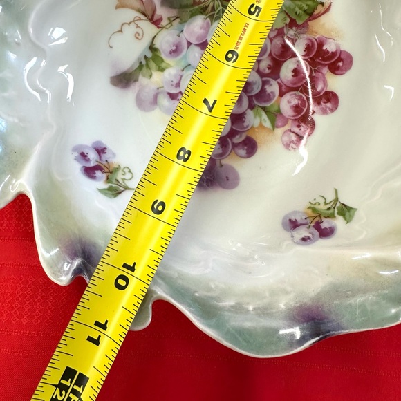 Elegant Grape Design Decorative Bowl - Picture 4 of 5